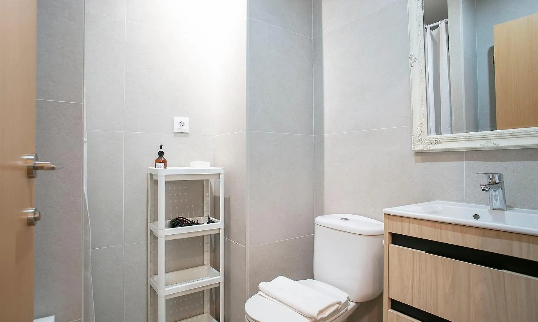 Beautiful Apartment In Las Ramblas Barcelona 6Pax 0*,  Spanien