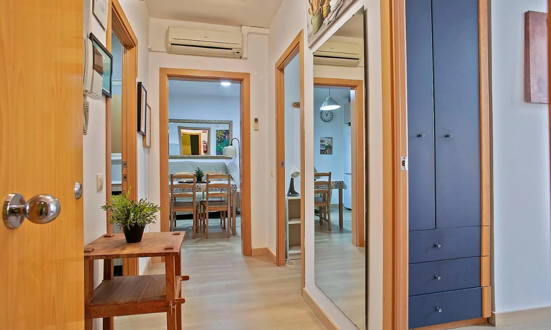 Beautiful Apartment In Las Ramblas Barcelona 6Pax