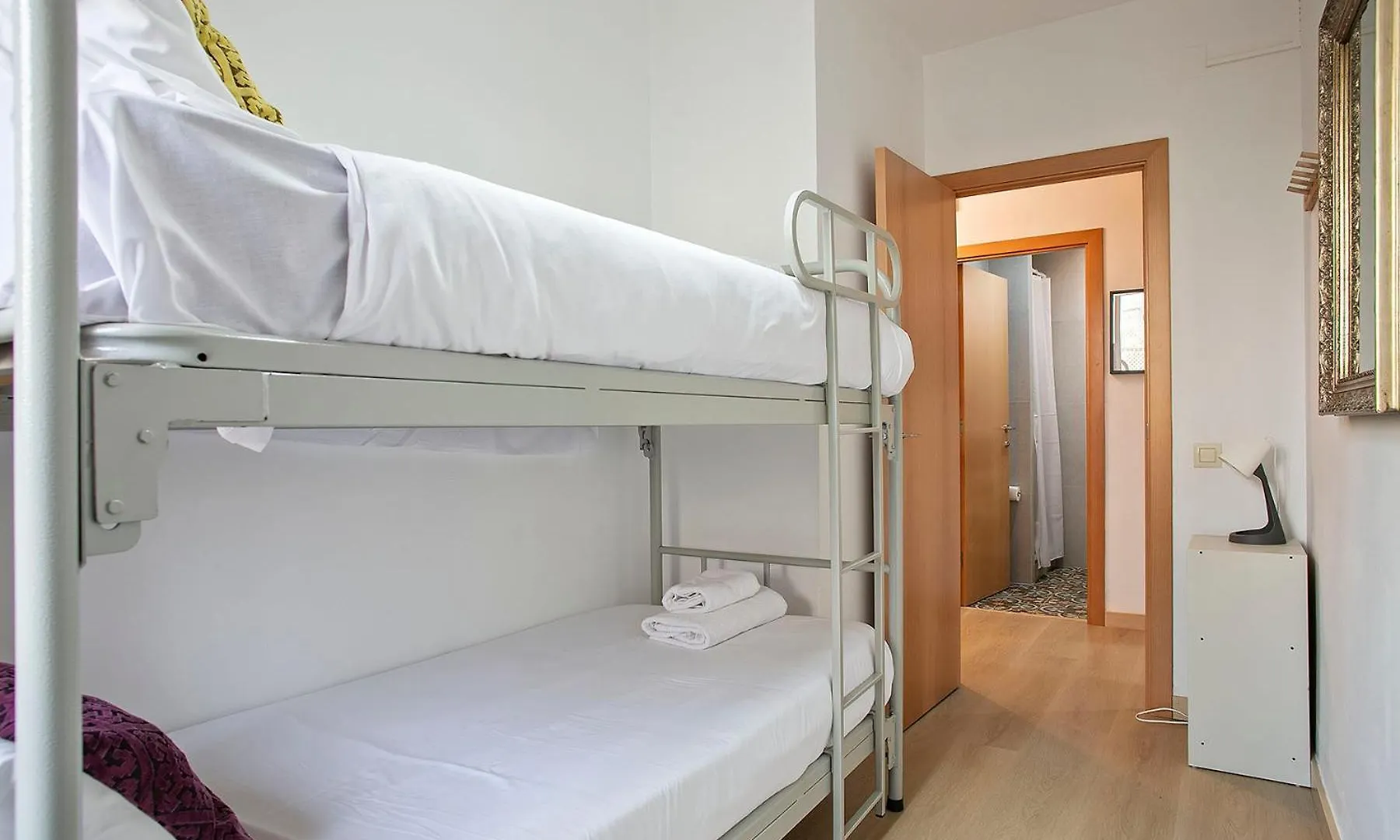 Beautiful Apartment In Las Ramblas Barcelona 6Pax