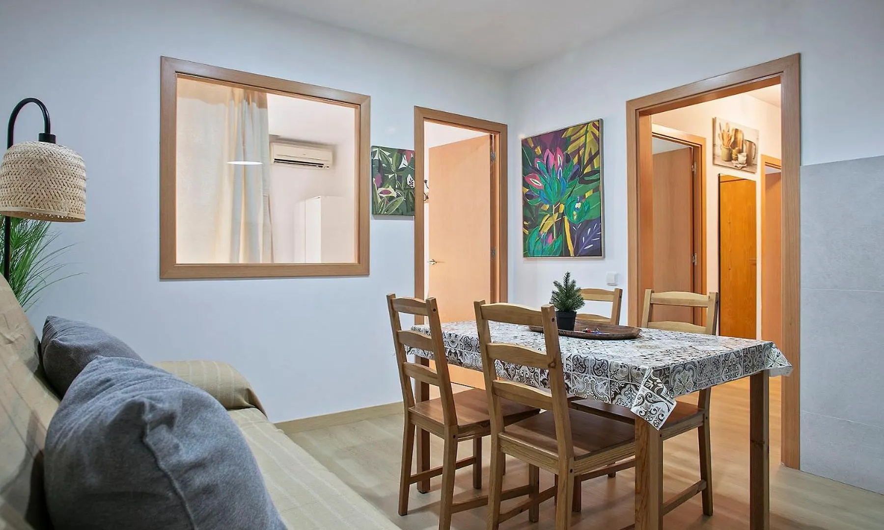 Beautiful Apartment In Las Ramblas Barcelona 6Pax
